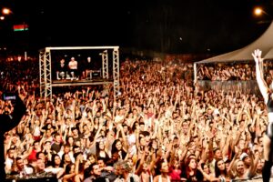 Read more about the article Piratuba faz abertura de temporada de verão no findi com previsão de mega público para a arena de eventos