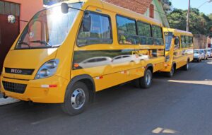 Read more about the article Piratuba recebe dois micro-ônibus do Governo Federal