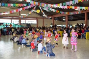 Read more about the article Festas típicas reúnem bons públicos