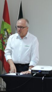 Read more about the article Secretário Executivo da Amauc participa de reunião em Blumenau