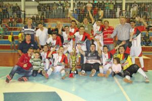 Read more about the article Dorini Supermercado “A” é bicampeão do Municipal de Futsal de Piratuba