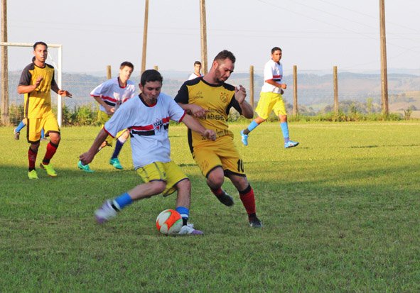 You are currently viewing Municipal de Futebol de Campo inicia com sete gols em Piratuba