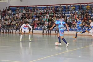 Read more about the article Com cinco desfalques, Termas Futsal perde em casa para o Araquari