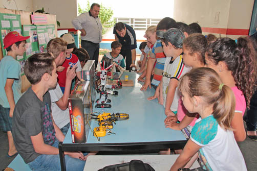 You are currently viewing Oficina de Robótica inspira criatividade dos alunos em Piratuba