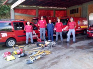 Read more about the article Bombeiros de Arabutã recebem equipamentos e Prefeitura quer fortalecer corporação