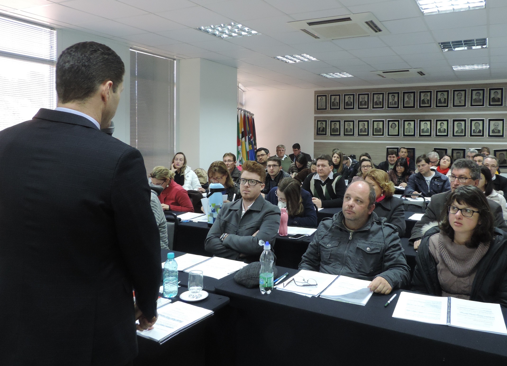 You are currently viewing Curso esclarece a Instrução Normativa n 20/2015  do TCE