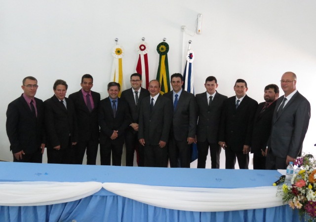 You are currently viewing Vereadores, prefeito e vice são empossados em Irani