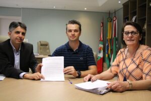 Read more about the article Acordo Coletivo é assinado e vai para Câmara