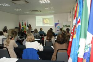Read more about the article Professores da educação infantil participam de capacitação
