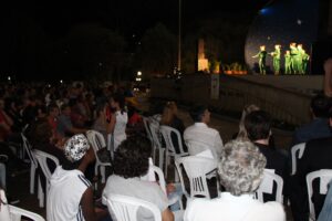 Read more about the article Mais de 100 bailarinos em espetáculo na praça