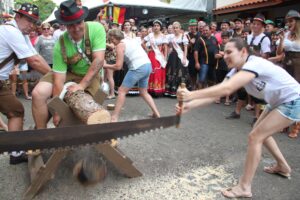 Read more about the article Primeiro fim de semana do 104º Kerb de Piratuba é sucesso de público
