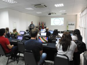 Read more about the article FECAM capacita servidores da região da Amauc para operacionalização do novo Portal de Turismo