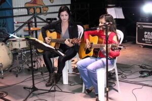 Read more about the article Estudantes dão show em Noite cultural do Brilho de Natal em Piratuba