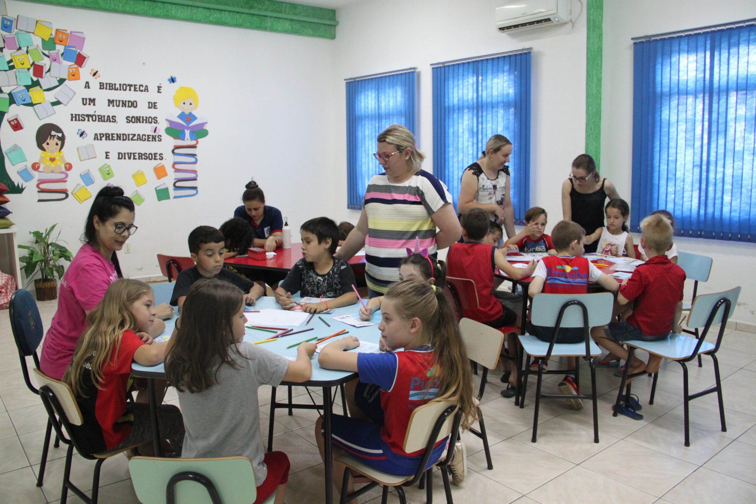 You are currently viewing Inovação: Projeto de Escola Piratubense transforma estudantes em pequenos escritores