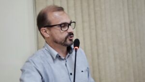 Read more about the article Tribuna Livre: Secretário de administração demonstra transparência em explanação na câmara