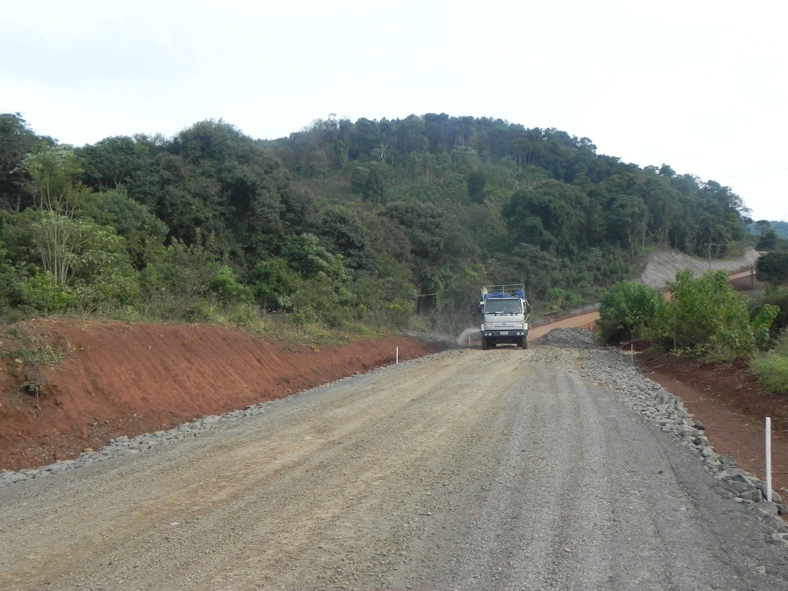 You are currently viewing Obras do asfalto rural de Pinhal em ritmo acelerado