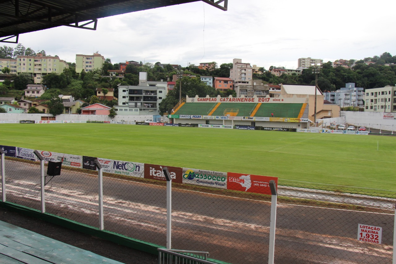 You are currently viewing Estádio municipal com horário estendido para caminhadas e práticas esportivas
