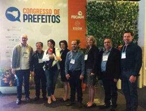 Read more about the article Região da AMAUC esta presente no Congresso de Prefeitos e Prefeitas