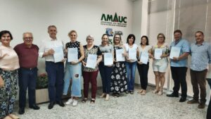 Read more about the article Municípios da AMAUC recebem documento das Diretrizes Curriculares do Ensino Fundamental Anos Iniciais e Anos Finais