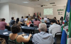 Read more about the article AMAUC promove curso sobre Procedimentos e Vedações para final de mandato