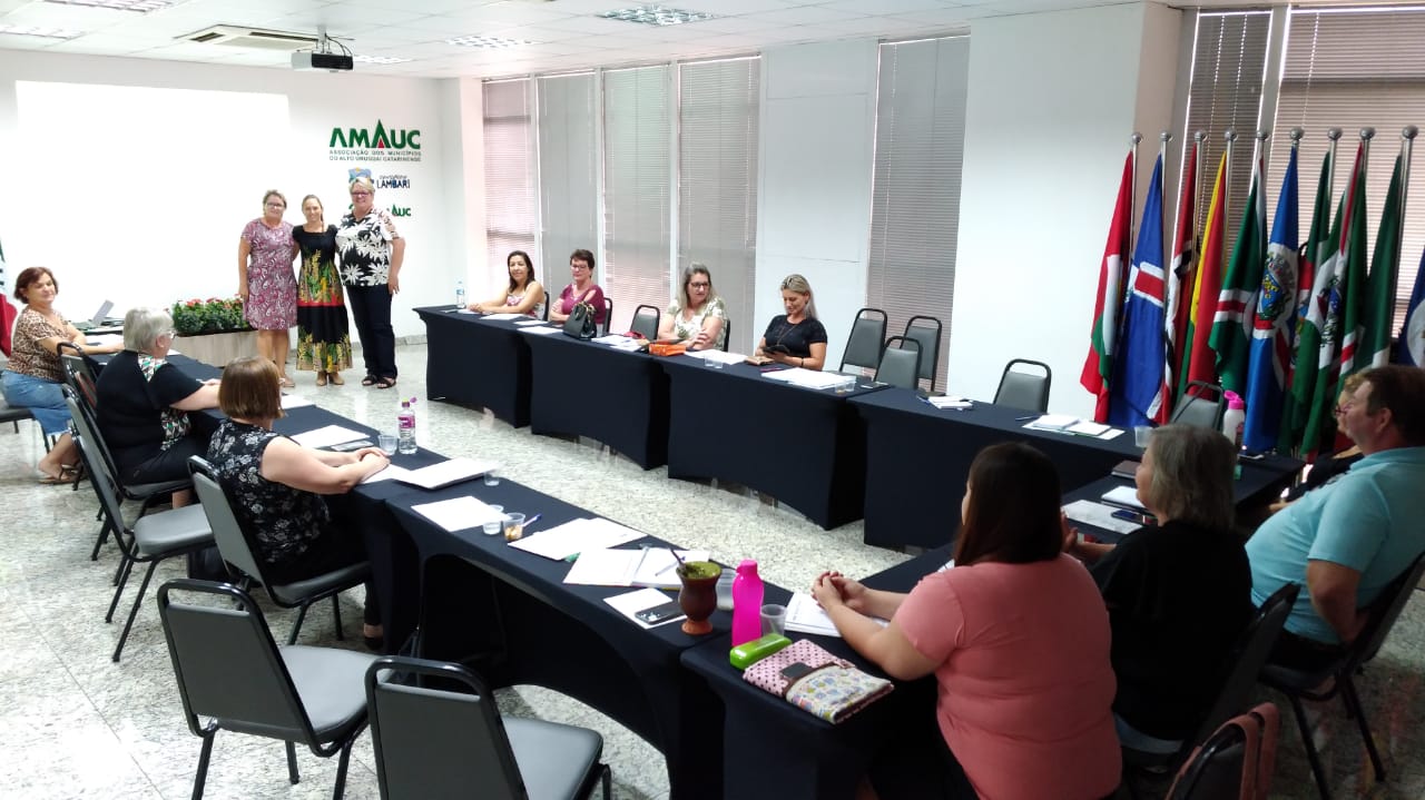 Read more about the article Colegiado de Educação da AMAUC realiza primeira reunião do ano e elege a nova diretoria