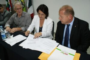 Read more about the article Prefeitos da Amauc Assinam Termo de Cooperação com  o Ministério Público
