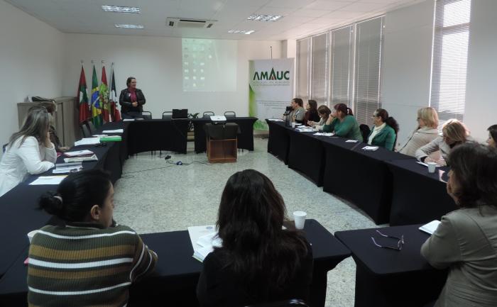 You are currently viewing Colegiado de educação esteve reunido na Amauc