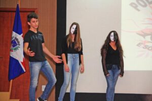 Read more about the article Alunos mostram talento no Festival de Poesia em Piratuba