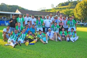 Read more about the article Juventude de Linha Serraria é bicampeão do municipal de futebol de campo de Piratuba